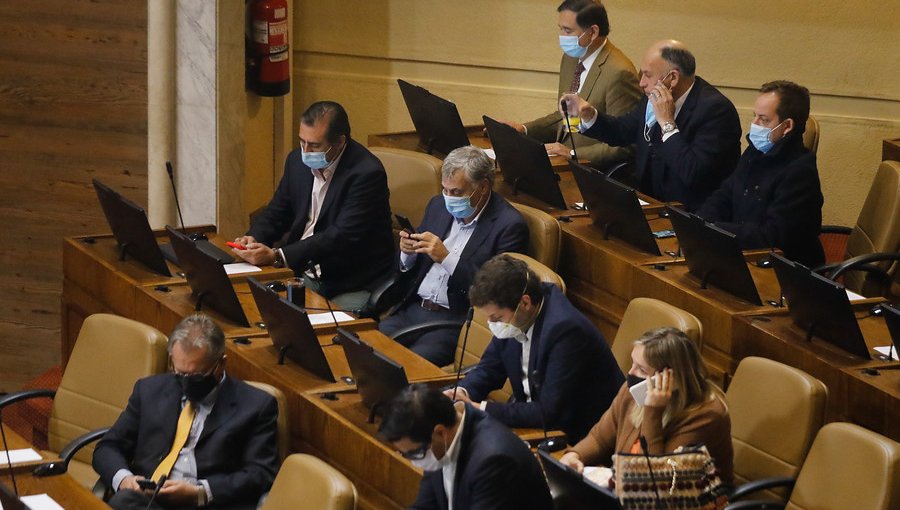 Chile Vamos trabaja en reglamento que sancionaría a parlamentarios oficialistas que apoyen mociones inconstitucionales