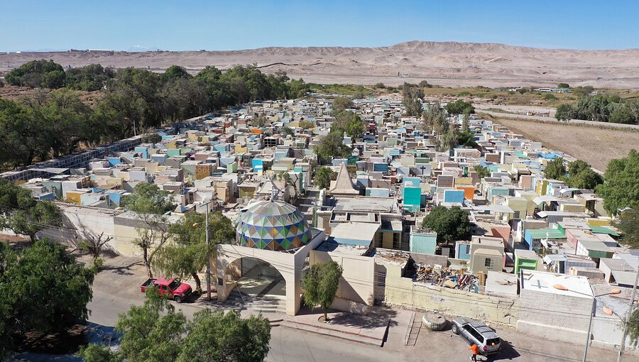 Alcalde de Calama asegura que cementerio de la ciudad está “a su máxima capacidad” por alza de muertes por Covid-19