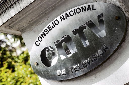 Bancadas de oposición piden al CNTV velar por el “pluralismo político” en televisión