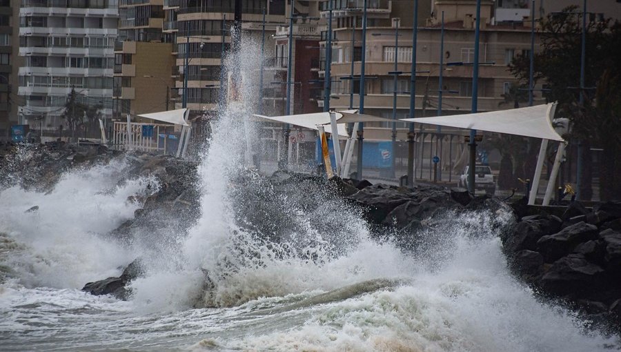 Fuertes marejadas continuarán hasta el próximo martes en toda la costa del país