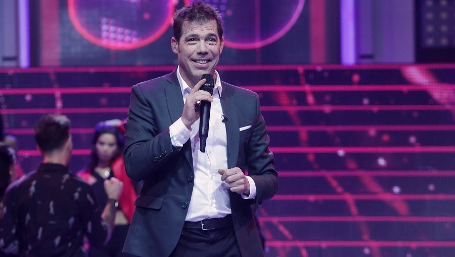 Álvaro Escobar asegura que se enteró por la prensa que fue desvinculado de TVN