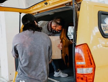 Entrega de cajas de alimento para familias de Valparaíso continuó en Laguna Verde y Rodelillo