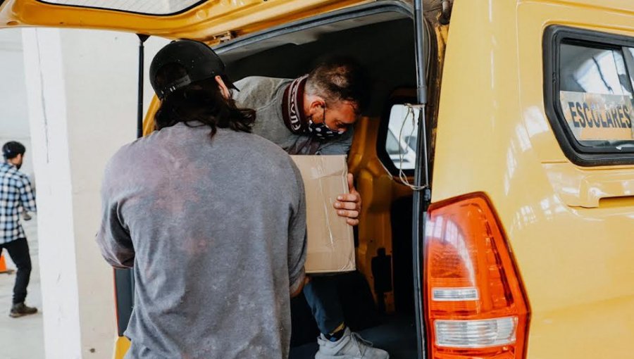 Entrega de cajas de alimento para familias de Valparaíso continuó en Laguna Verde y Rodelillo