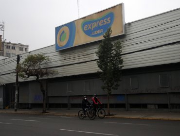 Fallece hombre de 65 años al interior de supermercado en Providencia