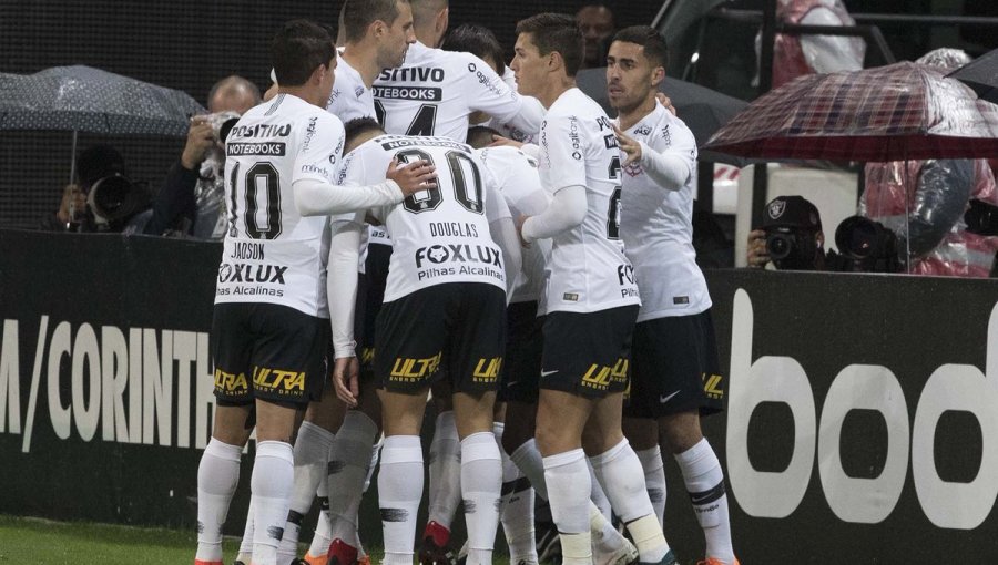 Corinthians de Ángelo Araos informó 13 casos de coronavirus en el equipo