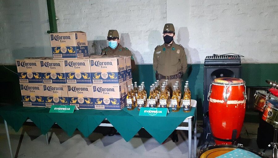 31 personas fueron detenidas por participar en fiesta clandestina en Recoleta
