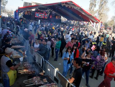 Alcalde de Santiago confirma que no habrán celebraciones de Fiestas Patrias en el parque O'Higgins