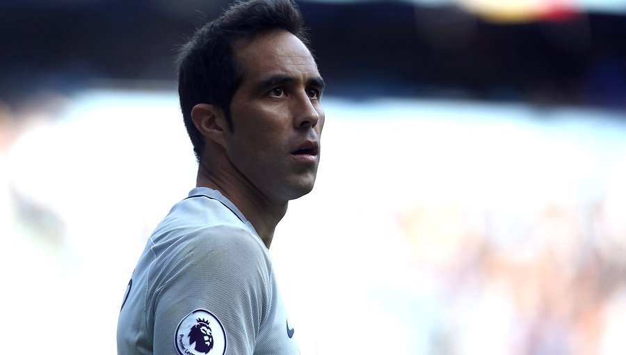 Aseguran que Claudio Bravo podría arribar a otro grande de la Premier League