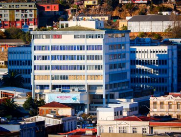 Mujer acusa que su padre fue internado junto a paciente con Covid-19 en el hospital Van Buren