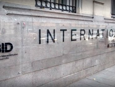 Banco Interamericano de Desarrollo aprobó crédito por US$300 millones a Chile para financiar programas sociales