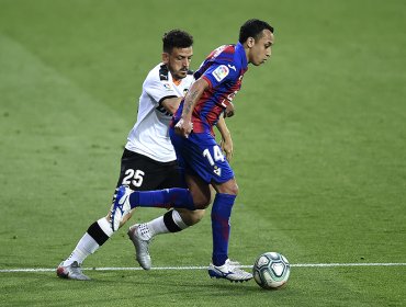 Fabián Orellana fue titular en ajustada victoria del Eibar ante Valencia por La Liga