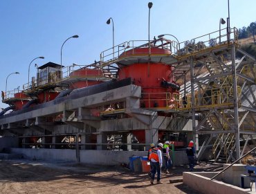 Superintendencia formula cargos contra Codelco Andina por contaminación de esteros y ríos