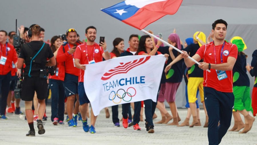 Team Chile galardonó a los deportistas que trabajan en centros de salud