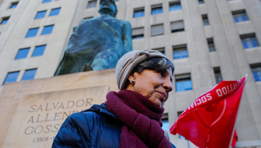 La columna de Isabel Allende: "Las ideas y planteamientos de Salvador Allende tienen más cabida que nunca"