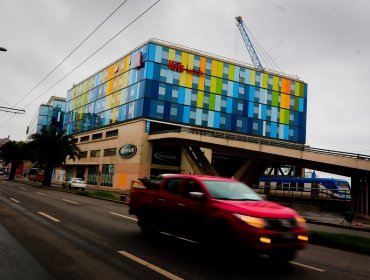 Alimentos fríos, a deshoras y falta de aseo: Seremi de Salud confirma denuncias contra residencia sanitaria en hotel Ibis de Valparaíso