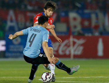 Jorge Fucile recordó el gran túnel del "Mago" Valdivia en la Copa América 2015