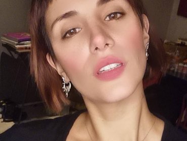 "Estoy en llamas": Isidora Urrejola sacó aplausos con su nuevo corte de cabello