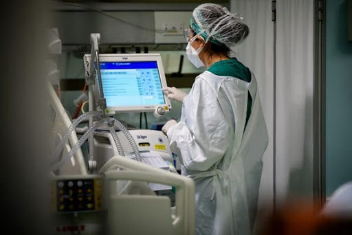 Piden otorgar pensión de gracia a familiares de funcionarios de salud que fallecieron por Covid-19