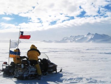 Ex canciller argentino promueve trabajo con Chile por los derechos en la Antártica