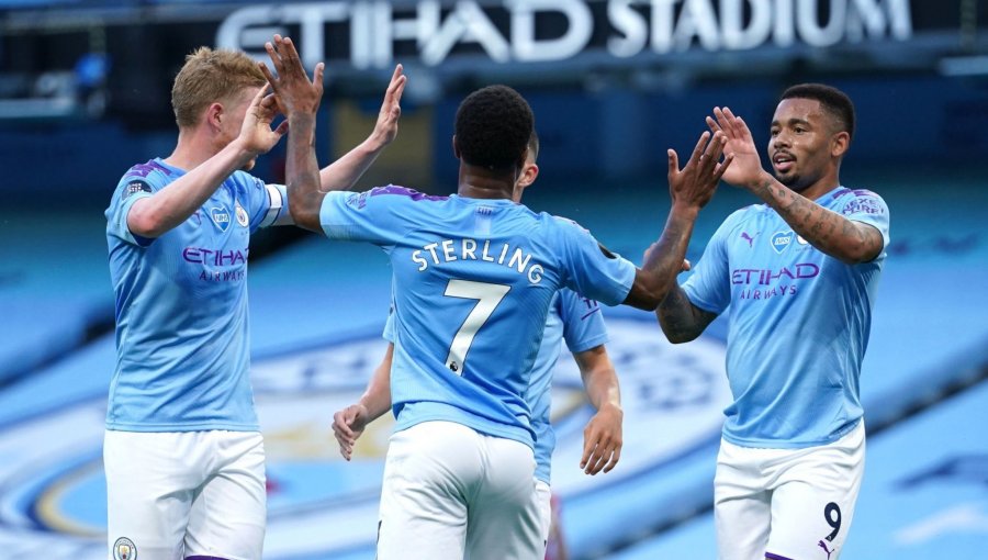 Manchester City tumbó al flamante campeón Liverpool con contundente goleada