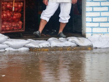 Cerca de 24 mm de agua han caído en el gran Santiago y 28 mm en Valparaíso