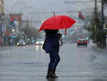 Intensa lluvia en la zona central del país: Cerca de 2 mil clientes sin electricidad por sistema frontal