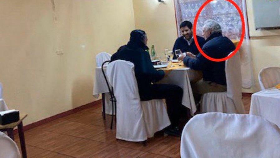 Sorprenden al Secretario del Senado comiendo junto a dos personas en restaurante en plena cuarentena