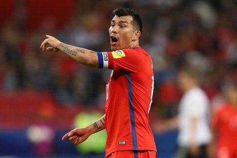 Gary Medel se ubica en el 'Top Ten' de los jugadores más expulsados del siglo