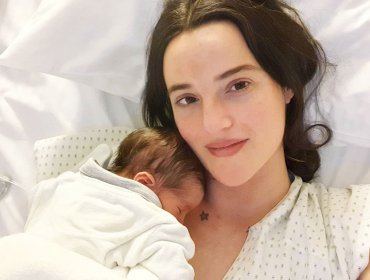 Renata Ruiz se convirtió en madre y compartió adorable imagen junto a su hija