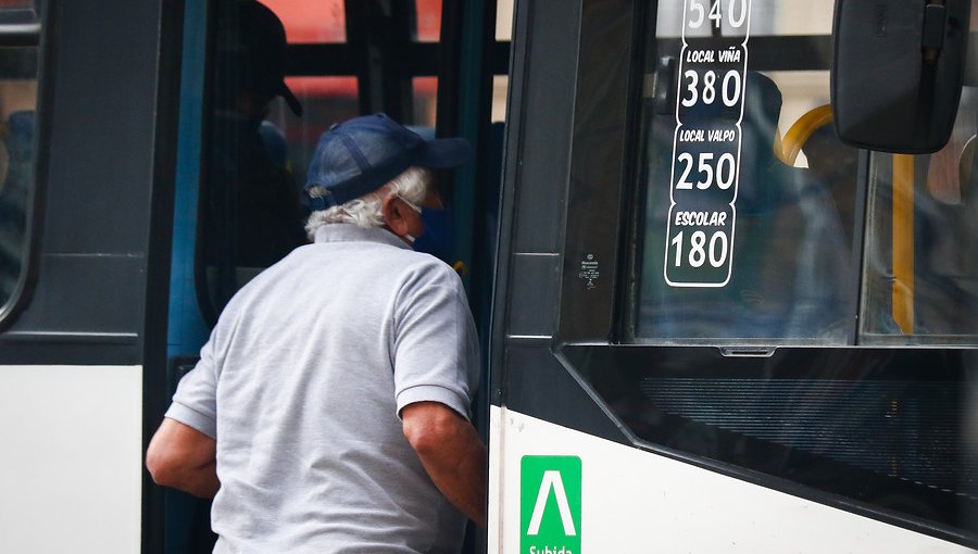 Aprueban en comisión proyecto que busca terminar con discriminación a adultos mayores y personas con discapacidad en el transporte público