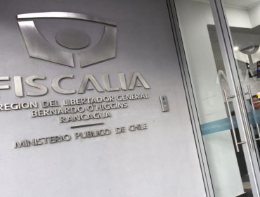 Inician investigación penal contra involucrados en detención de mujer que iba a denunciar una violación en Pichilemu