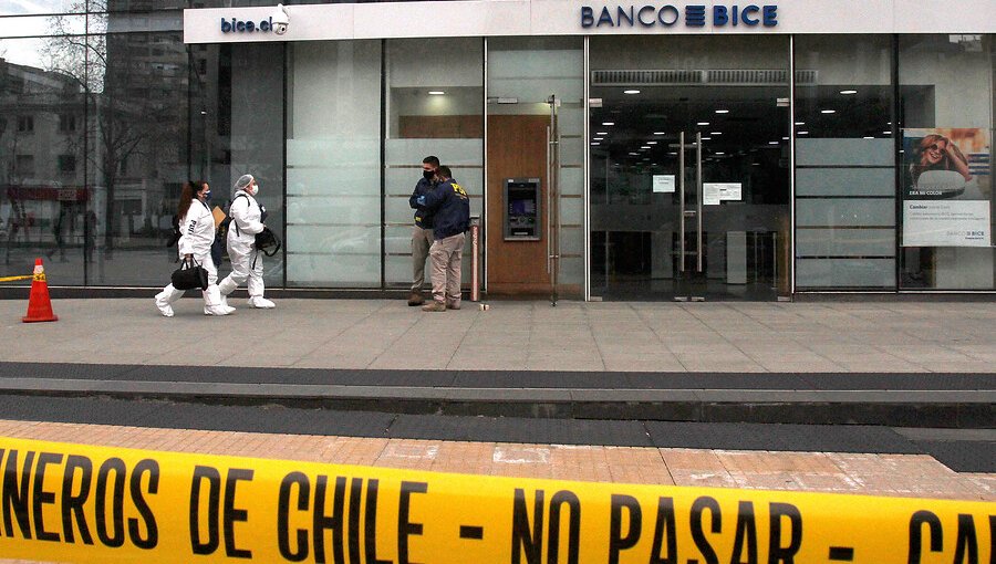 Huella dactilar fue clave para identificar al presunto ladrón solitario que robó en banco de Las Condes