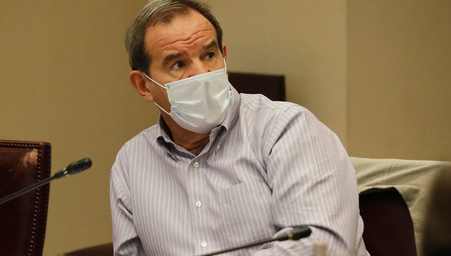 Senador Allamand insta al presidente Piñera a "dar un golpe de timón" en medio de crisis de Chile Vamos
