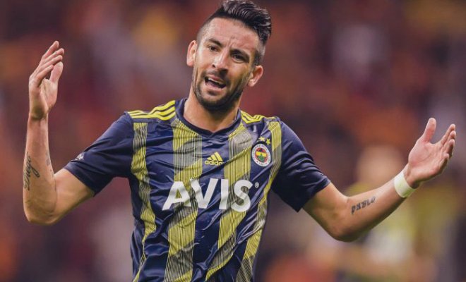 En Argentina aseguran que Mauricio Isla recibió un ultimátum de Boca Juniors