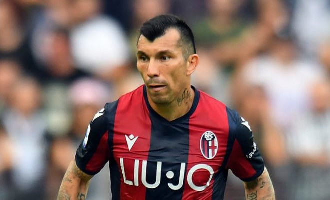 Bologna de Gary Medel rescató un empate ante Napoli por la liga italiana