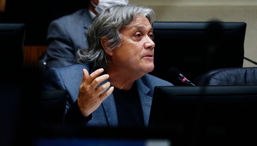 Senador Navarro: "Si se rechaza el proyecto para retirar el 10%, se viene una nueva y más dura explosión social"