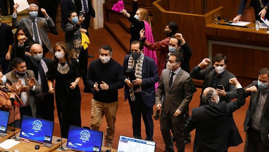 Bancada Radical celebró la aprobación del proyecto de retiro del 10% de fondos de AFP