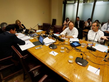 Comisión de Constitución del Senado revisará este viernes el proyecto del retiro del 10% de las AFP