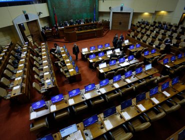 Si tres de los 13 "díscolos" de Chile Vamos cambian su voto de la semana pasada, el proyecto del retiro de fondos se cae