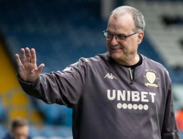 Marcelo Bielsa festejó con sus vecinos el ascenso del Leeds United a Premier League