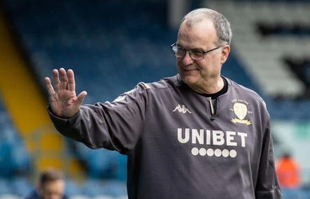 Marcelo Bielsa festejó con sus vecinos el ascenso del Leeds United a Premier League