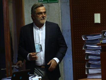 Longueira vuelve a entrar al debate y critica “frivolidad de algunos en la UDI”