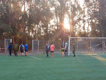 Diez personas fueron detenidas tras ser sorprendidas jugando fútbol en Colina