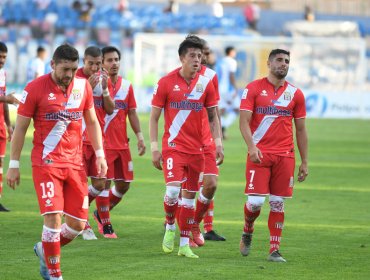 Curicó Unido comunicó que futbolista dio positivo en test PCR por Covid-19