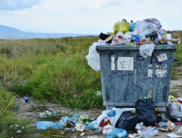 Caso "Basura" en La Calera: Contraloría respalda a alcaldesa Trinidad Rojo y quita piso a concejales en licitación por residuos domiciliarios