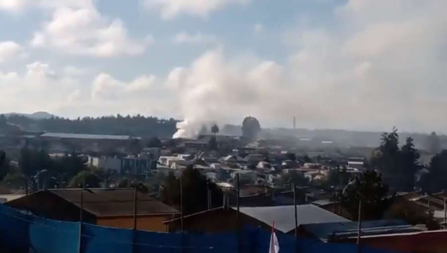 Emergencia en Valparaíso: Incendio consume dependencias de la escuela México de Placilla