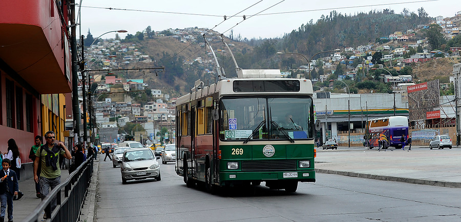 Autoridades llaman a conductores a respetar tarifa rebajada para adultos mayores en la región de Valparaíso