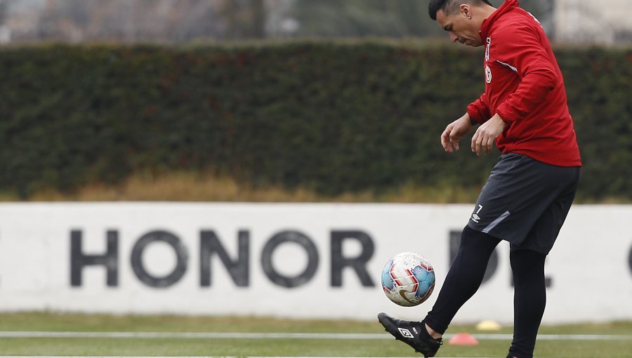 Incombustible: Colo Colo destacó golazo de Paredes en entrenamiento