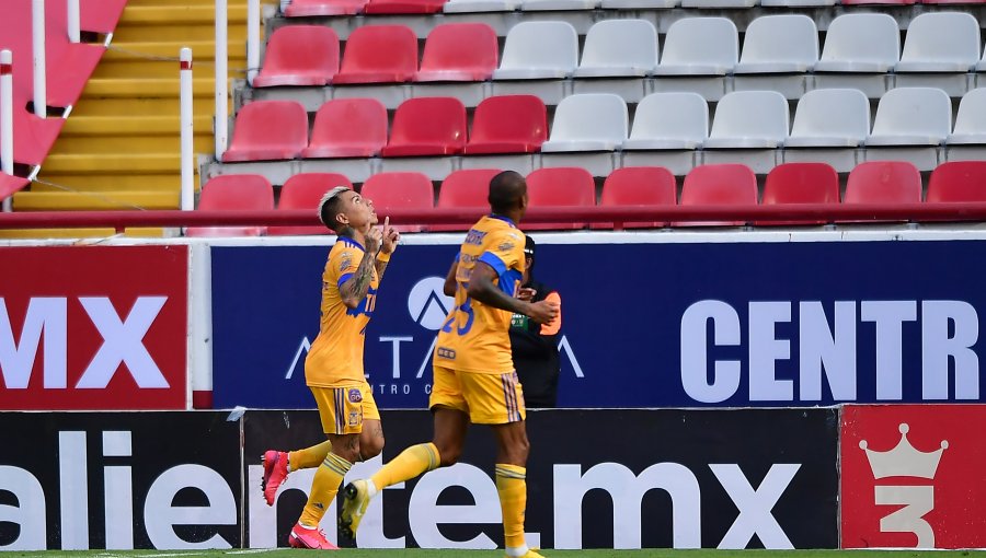 Vuelve el Fútbol en México: Vargas anotó en triunfo del Tigres ante el Necaxa de los chilenos