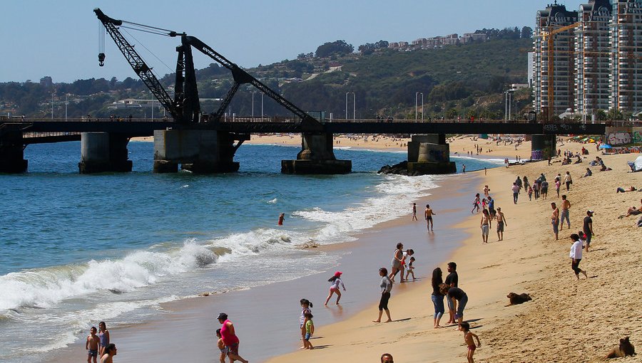 Presentan proyecto para que todos los feriados del 2021 se celebren lunes o viernes